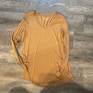 Tahari long sleeve top